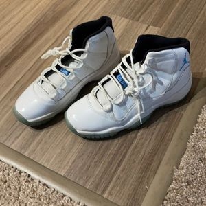 Retro Jordan 11s White